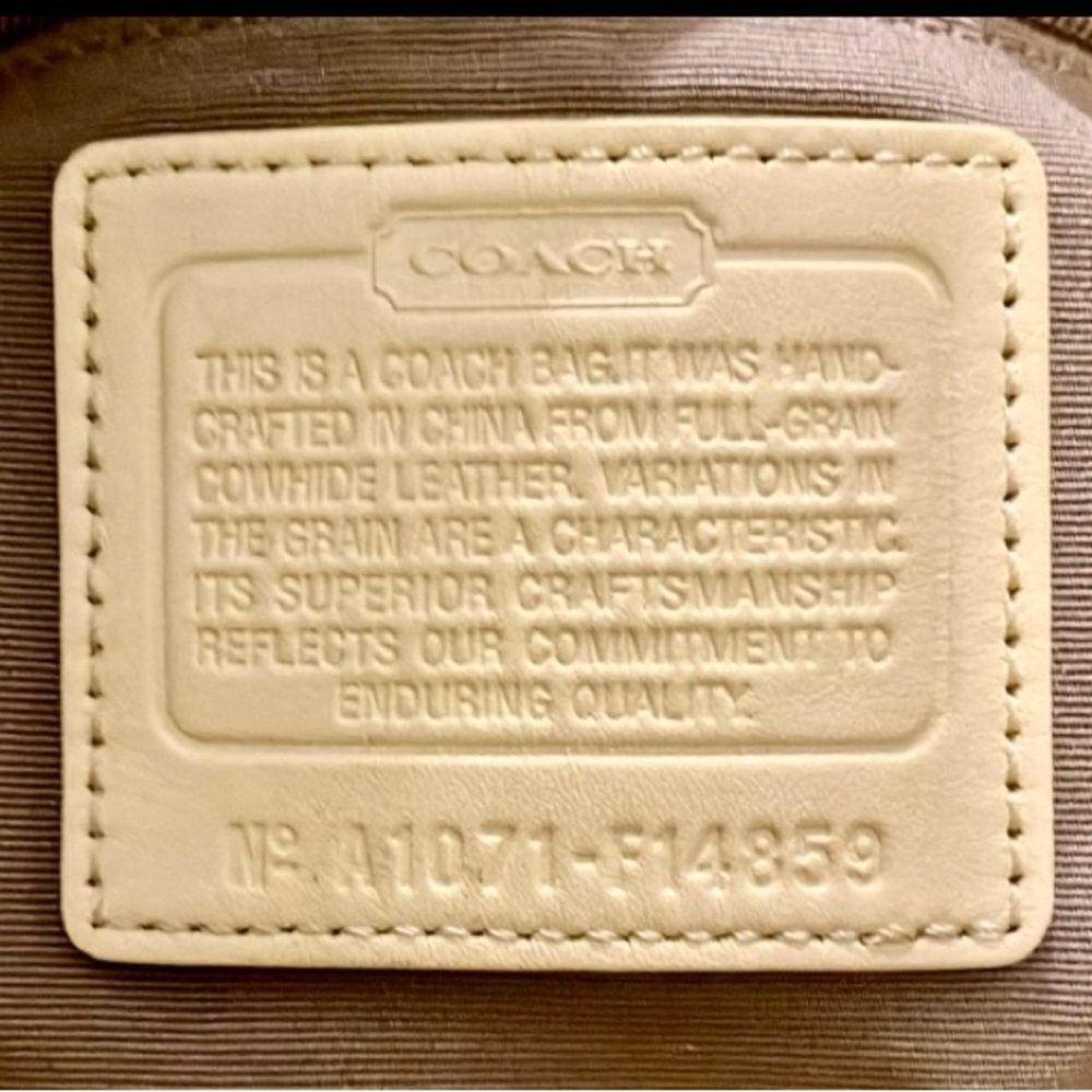 Vintage Y2K Coach Gallery East West Pleated Tote Handbag, in Canary yellow, EUC - Picture 5 of 15